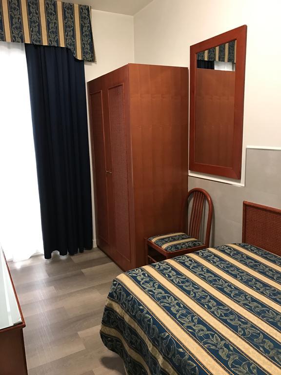 Hotel Colombo リド・ディ・イエゾロ エクステリア 写真